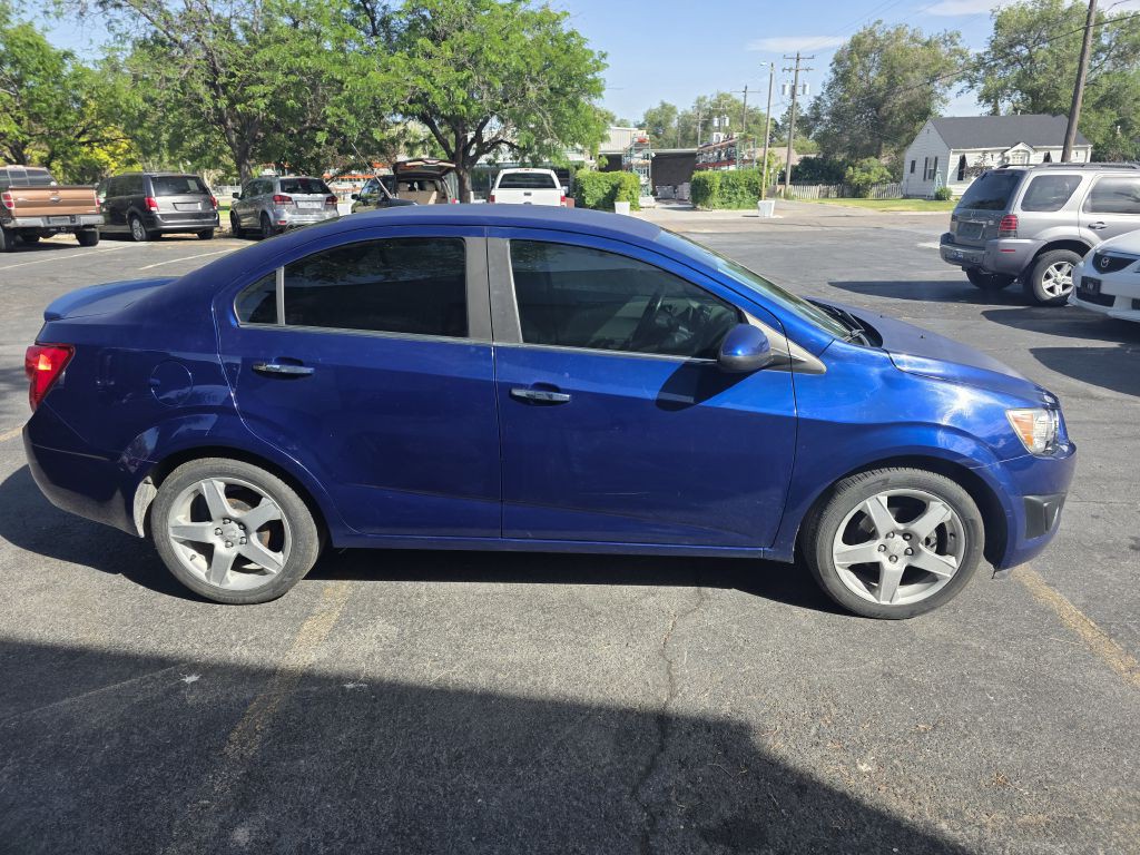 2014 Chevrolet Sonic Image 3