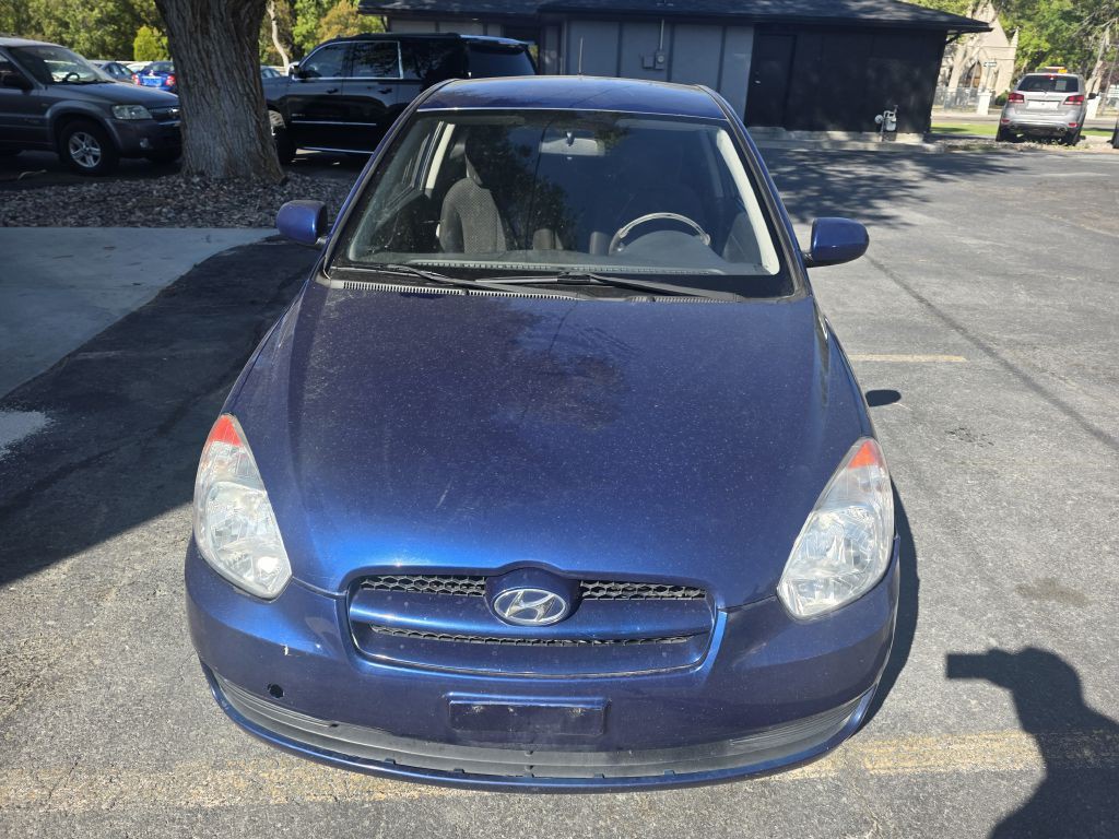 2010 Hyundai Accent Image 2