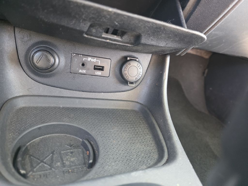 2010 Hyundai Accent Image 14