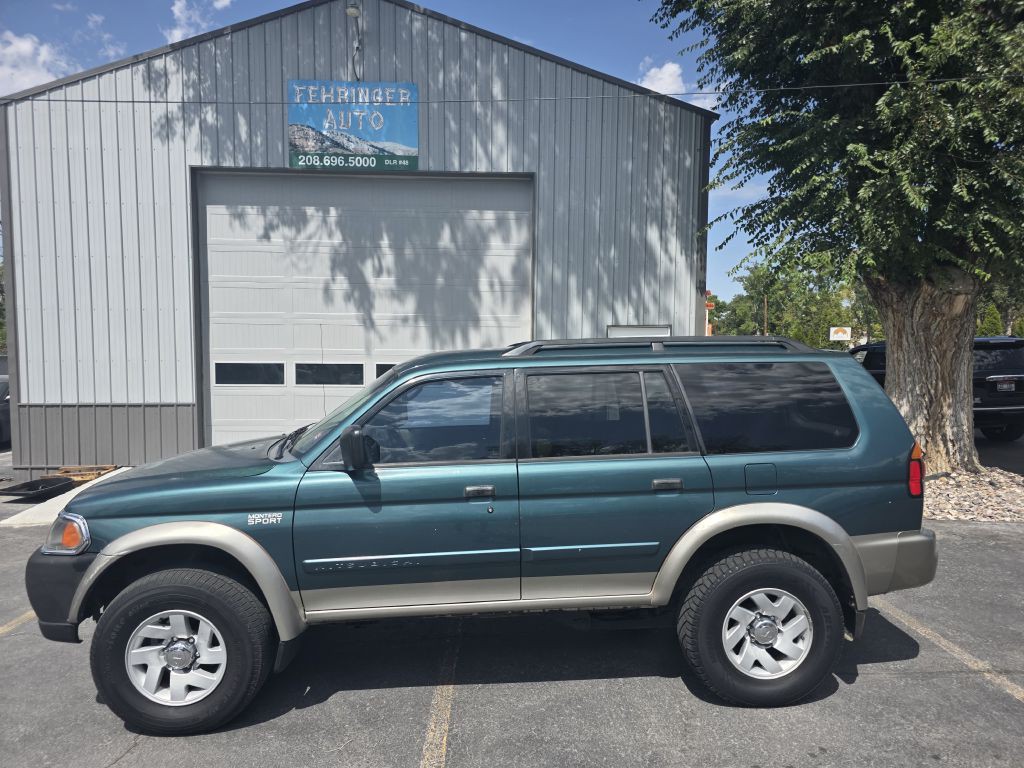 2003 Mitsubishi Montero Image 1