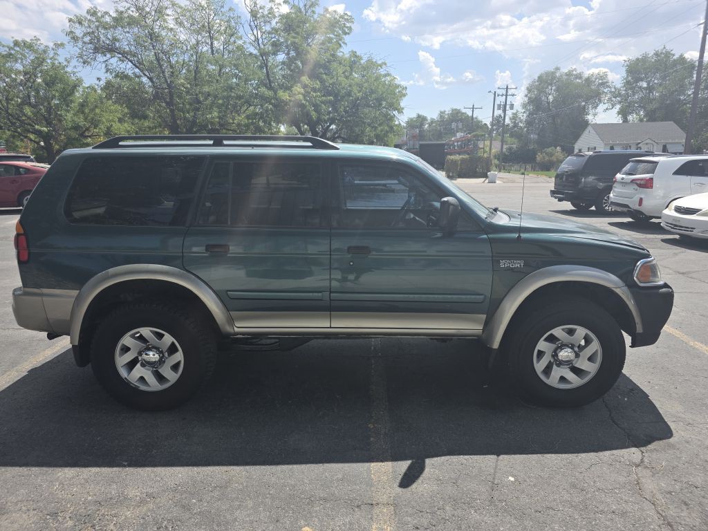 2003 Mitsubishi Montero Image 3