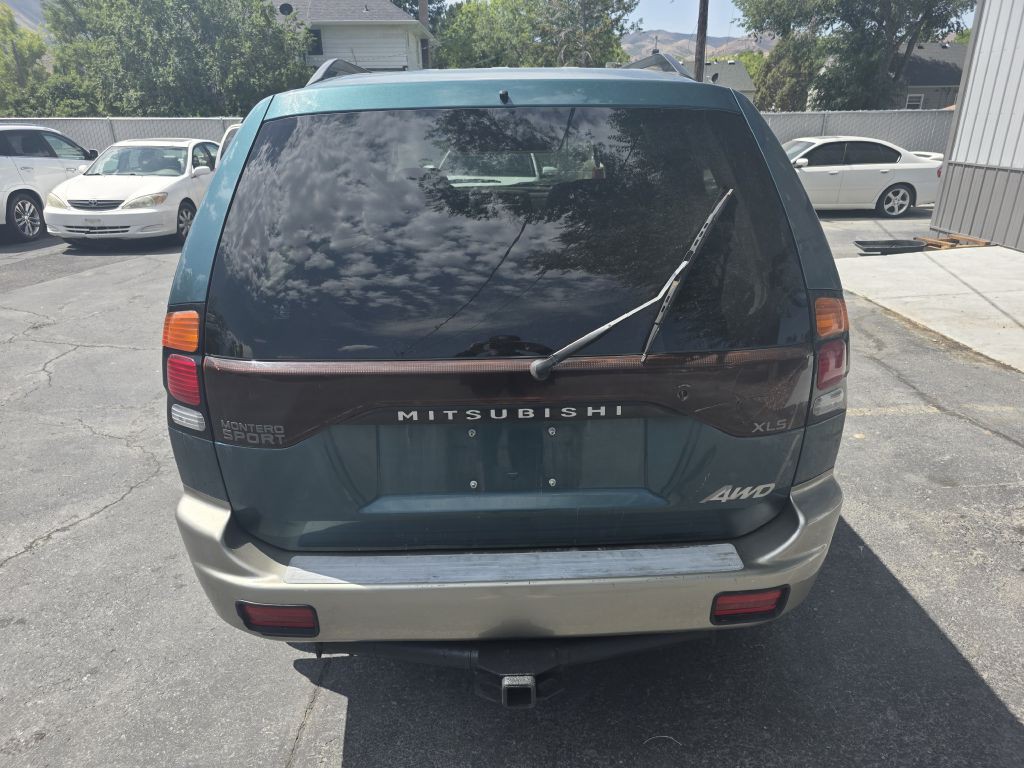 2003 Mitsubishi Montero Image 4