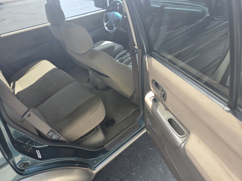 2003 Mitsubishi Montero Image 10