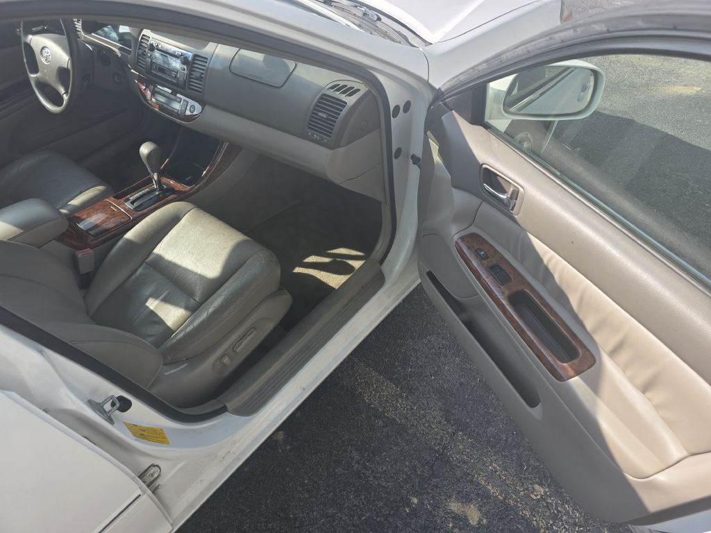 2002 Toyota Camry Image 8