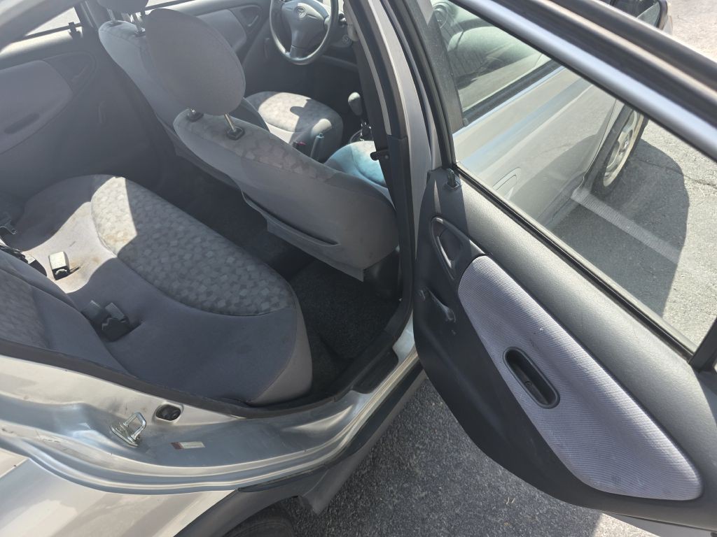 2000 Toyota Echo Image 9