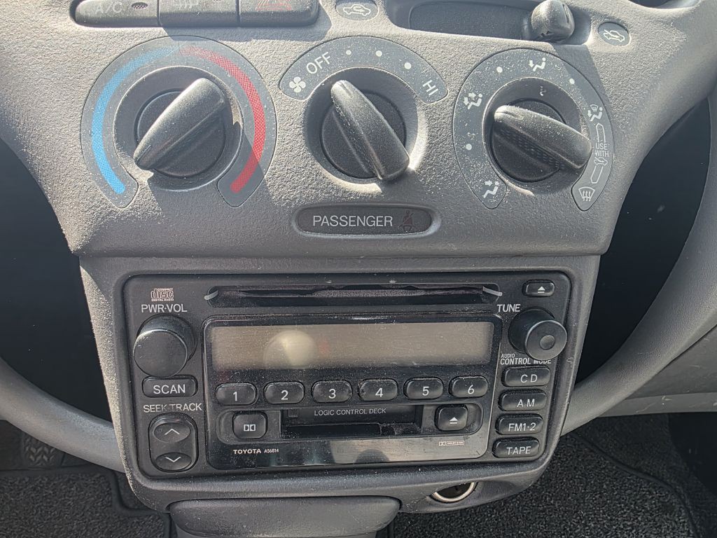2000 Toyota Echo Image 11