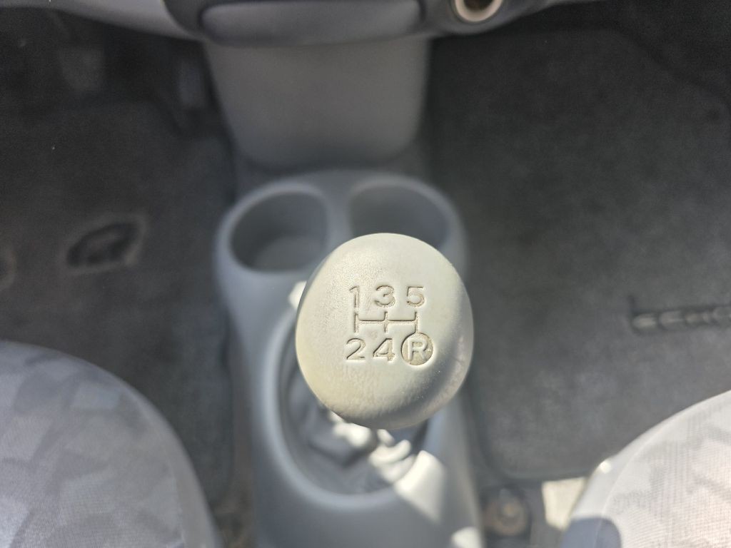 2000 Toyota Echo Image 12