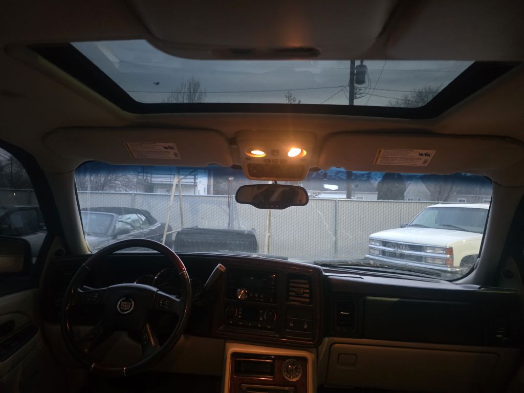 2006 Cadillac Escalade Image 13