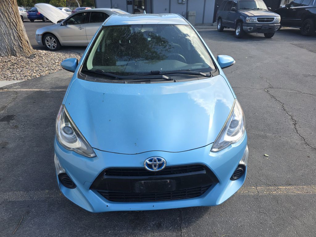2015 Toyota Prius Image 2