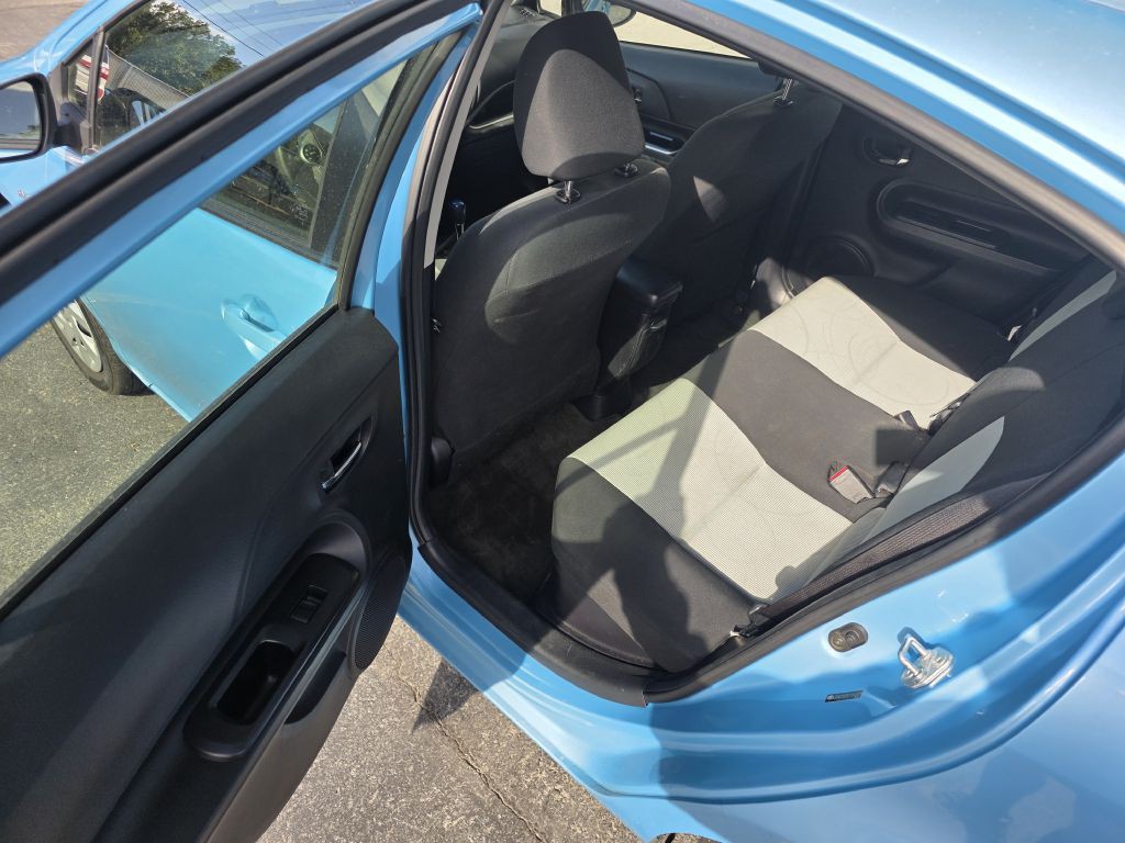 2015 Toyota Prius Image 7