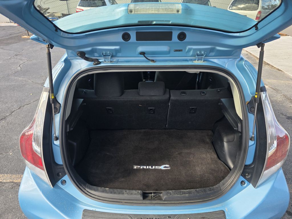 2015 Toyota Prius Image 8