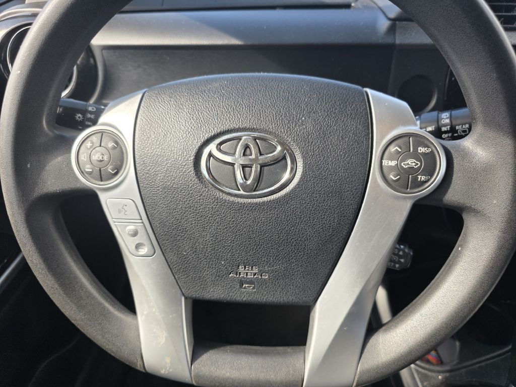 2015 Toyota Prius Image 12