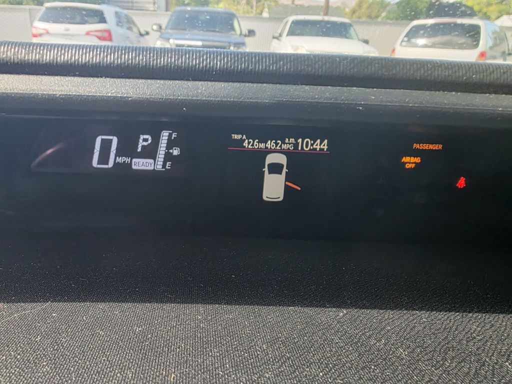 2015 Toyota Prius Image 14