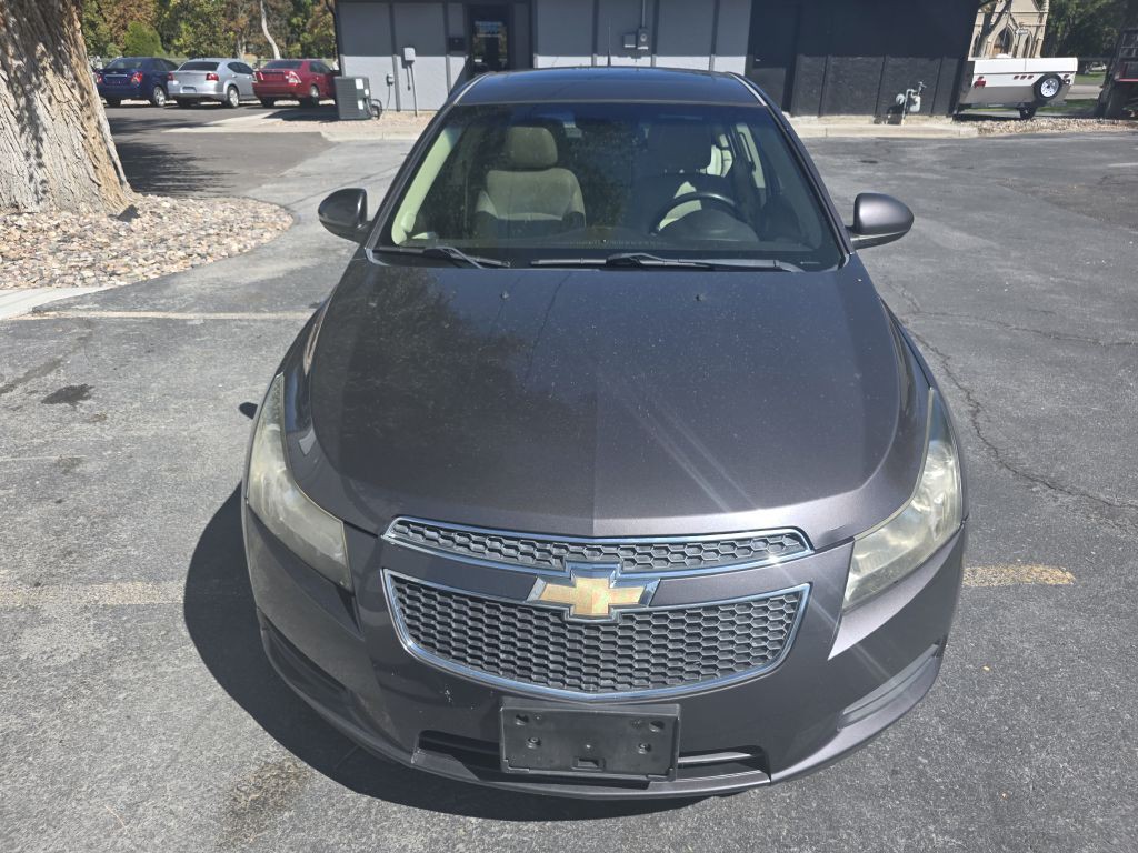 2011 Chevrolet Cruze Image 2