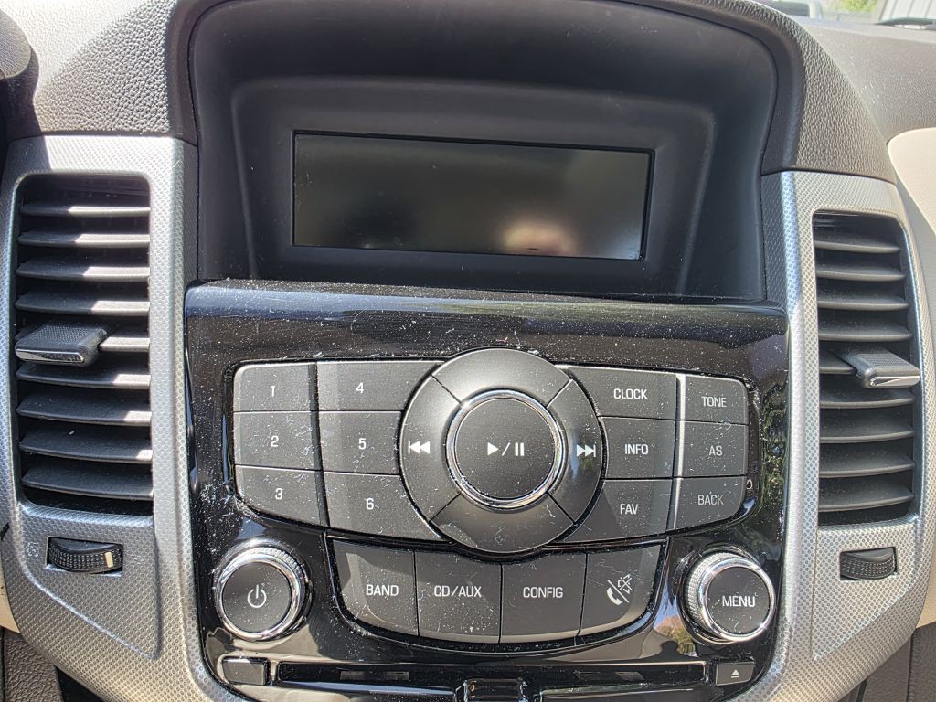 2011 Chevrolet Cruze Image 12