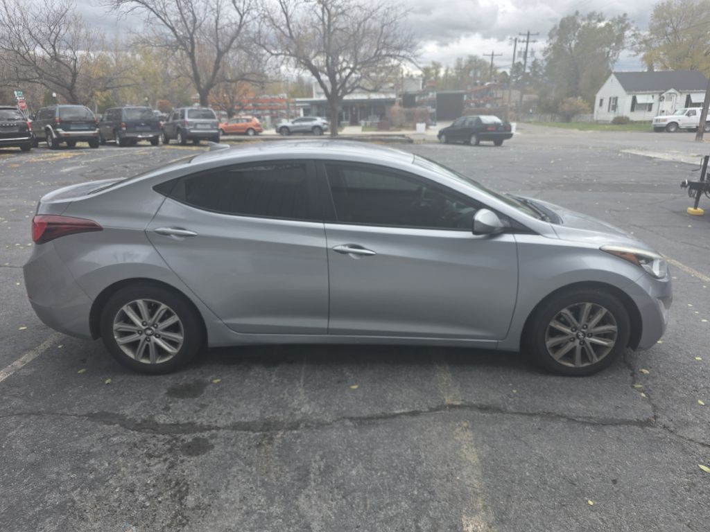 2016 Hyundai Elantra Image 3