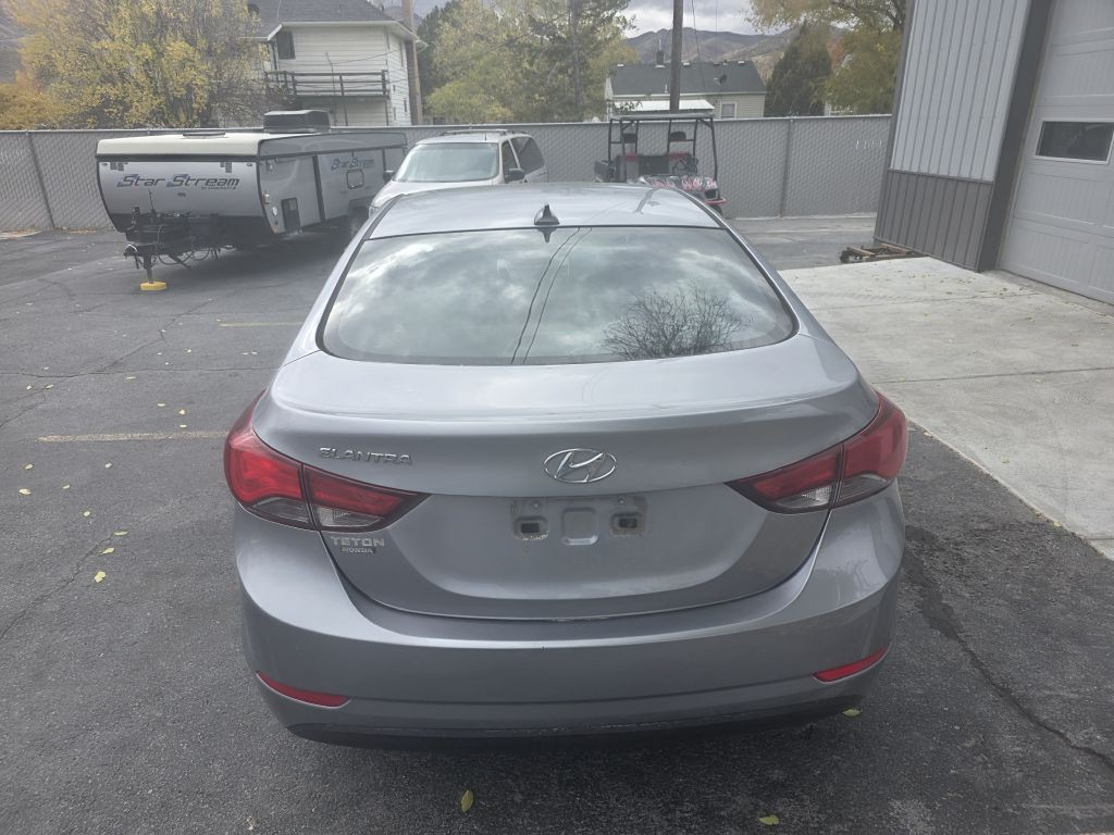 2016 Hyundai Elantra Image 4