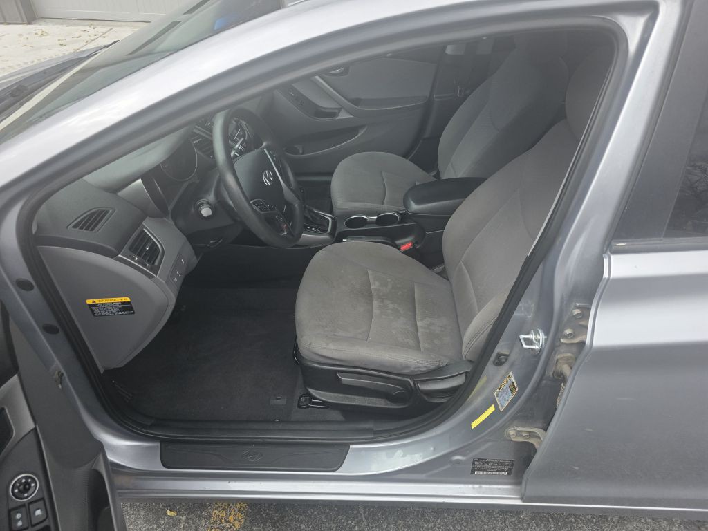 2016 Hyundai Elantra Image 5
