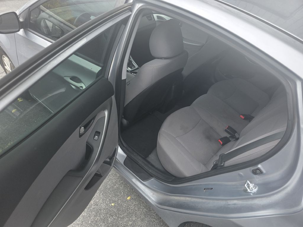 2016 Hyundai Elantra Image 7