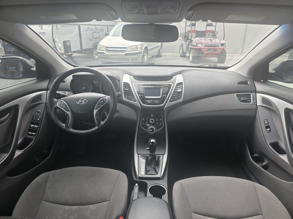 2016 Hyundai Elantra Image 10