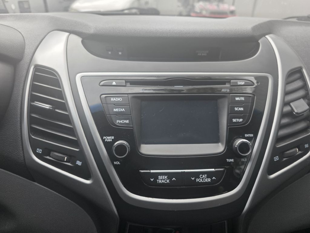2016 Hyundai Elantra Image 12