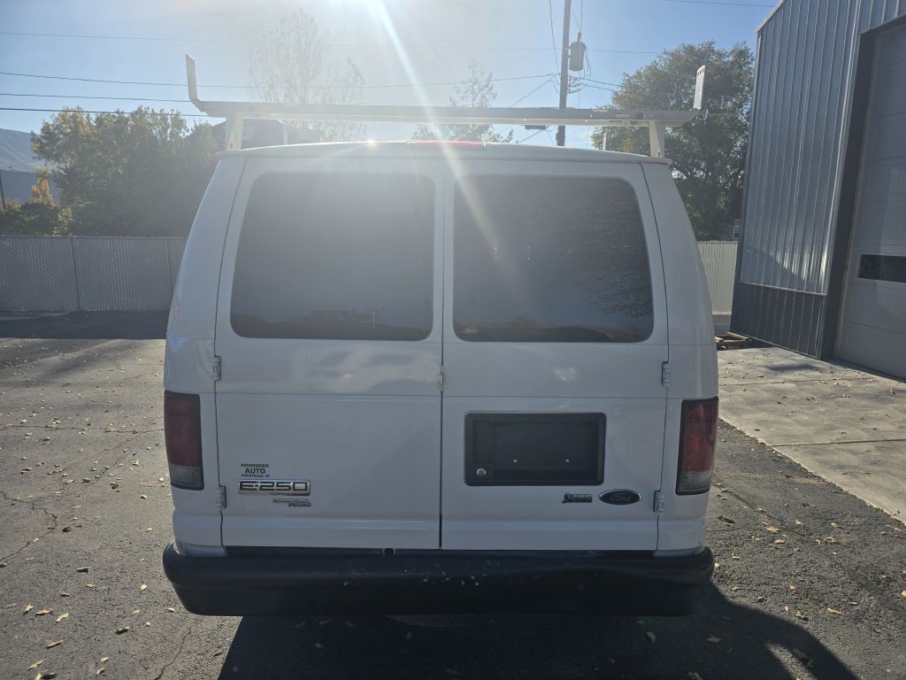 2011 Ford Econoline Image 4