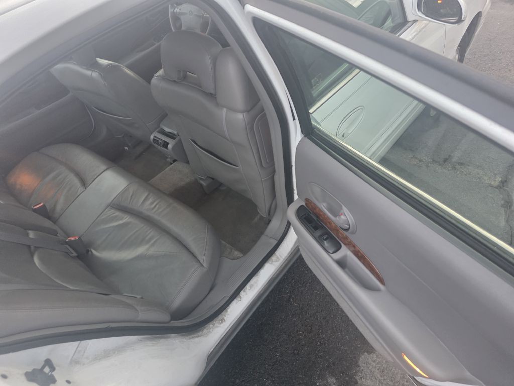 2000 Buick LeSabre Image 10