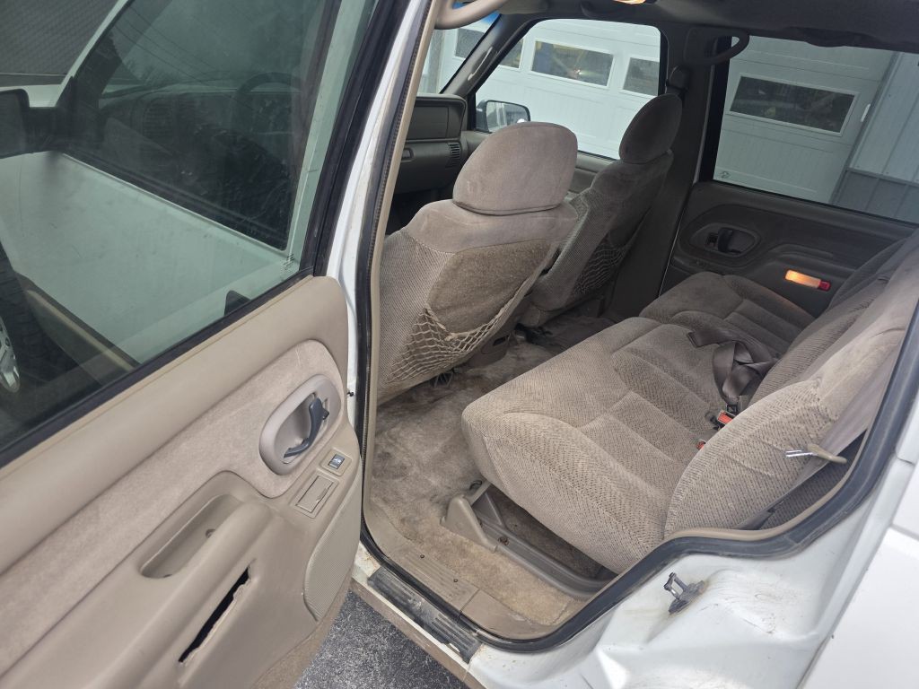 1999 Chevrolet Tahoe Image 7