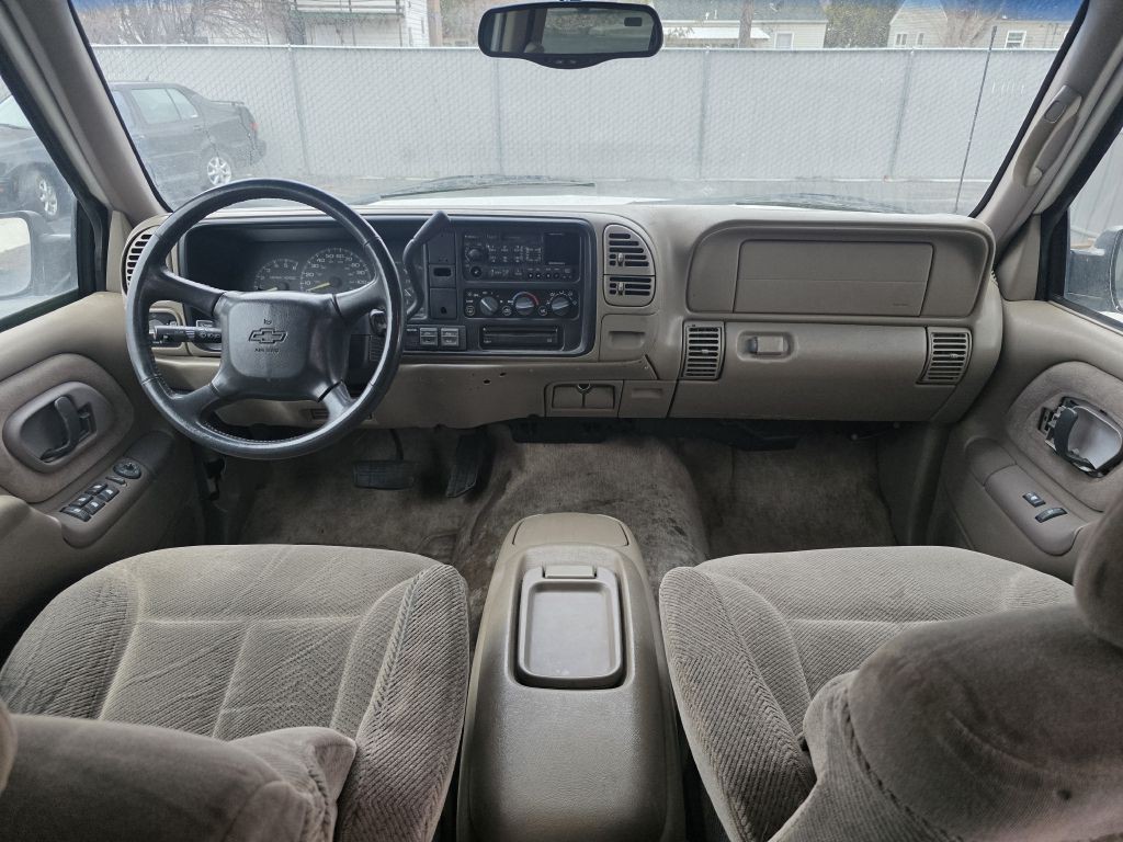 1999 Chevrolet Tahoe Image 11