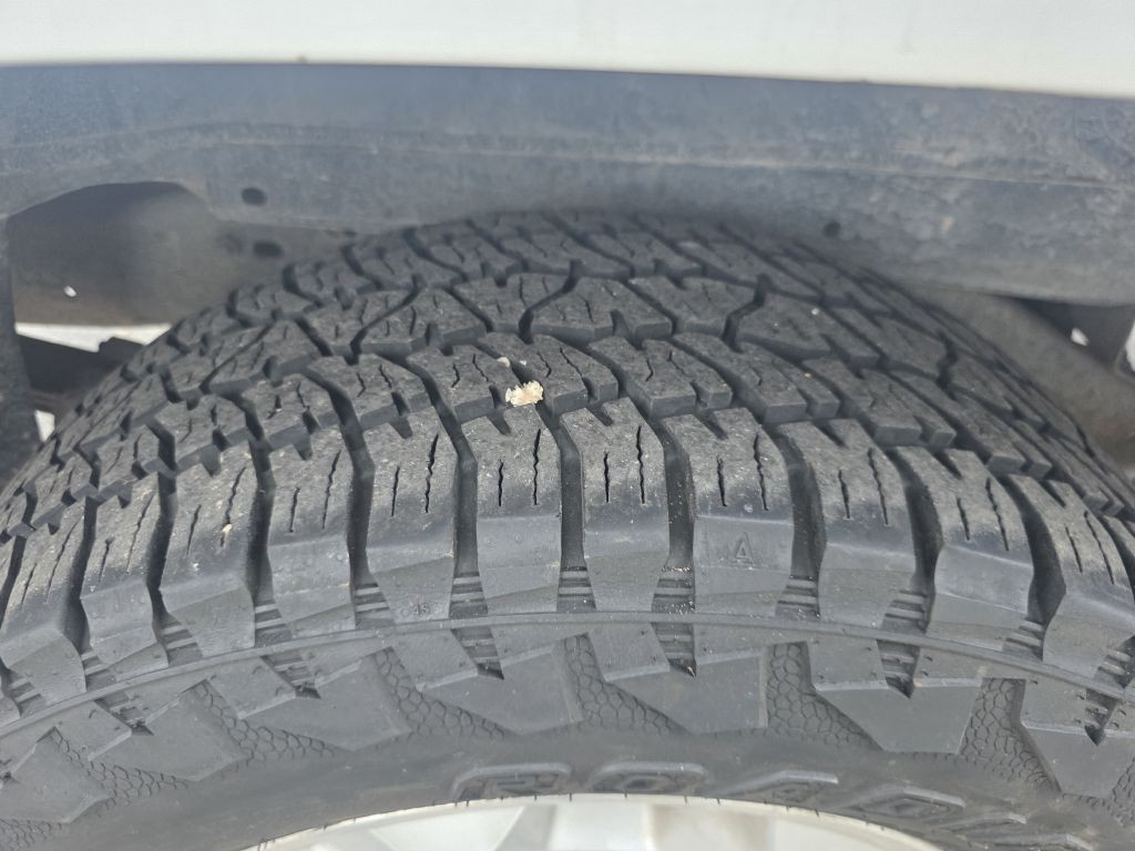 1999 Chevrolet Tahoe Image 14