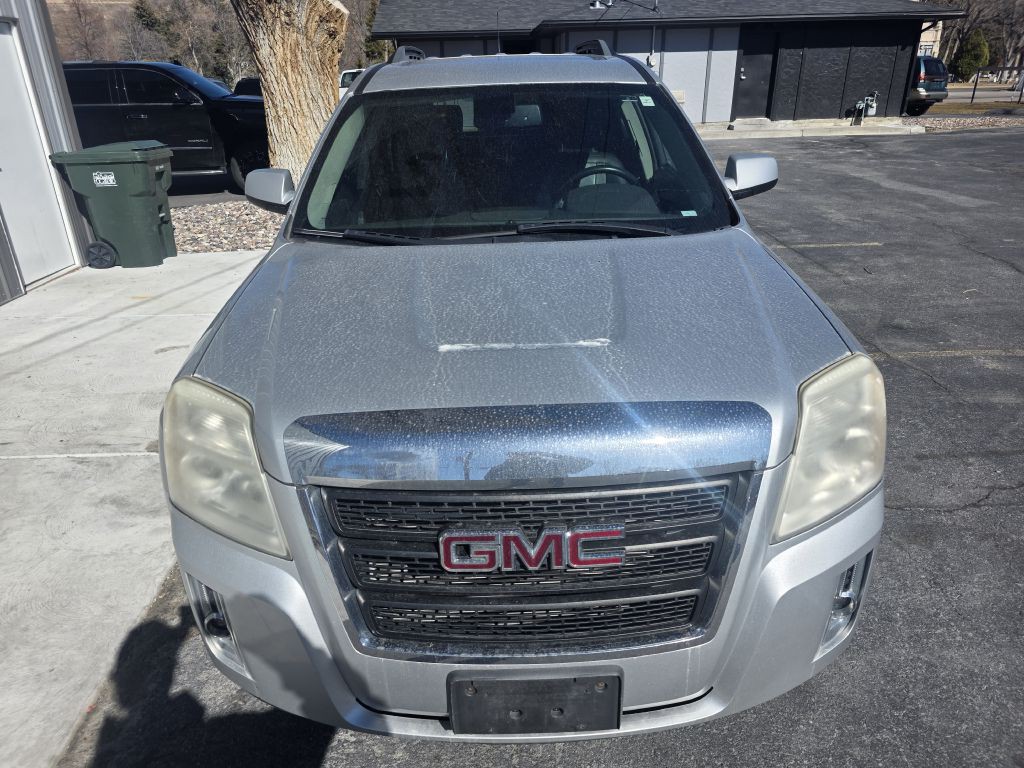 2010 GMC Terrain Image 2
