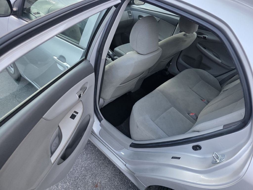 2010 Toyota Corolla Image 7