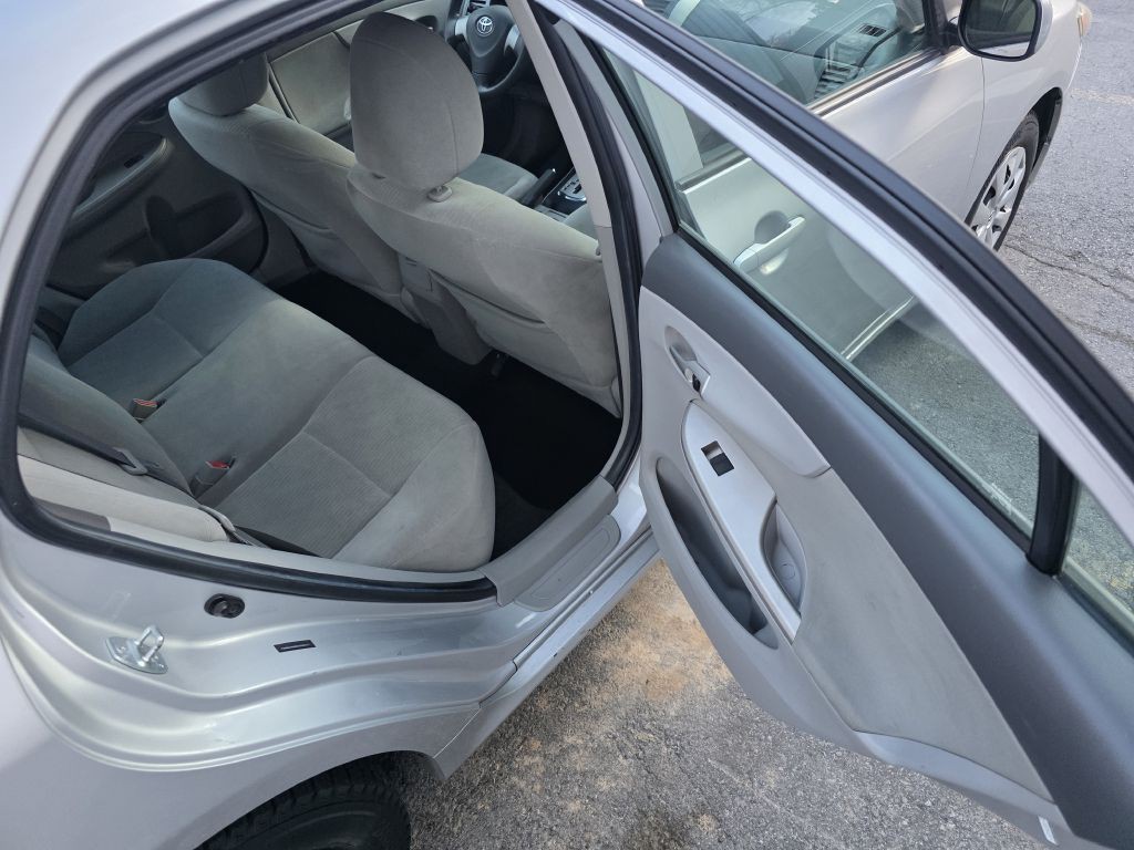 2010 Toyota Corolla Image 9