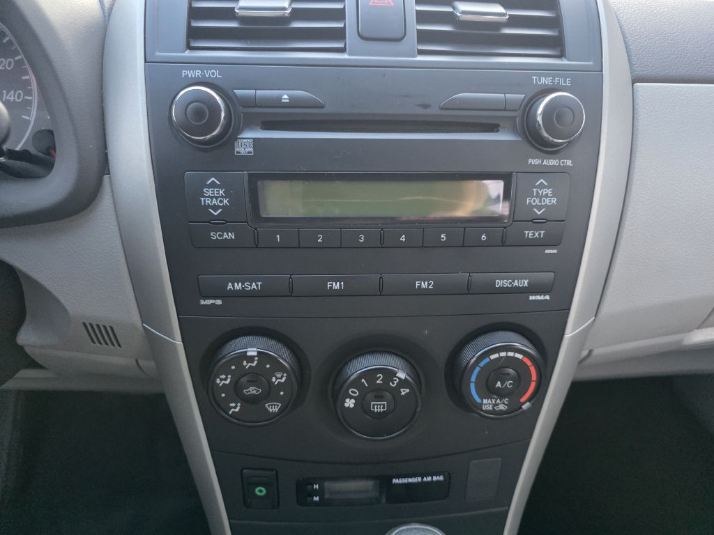 2010 Toyota Corolla Image 12