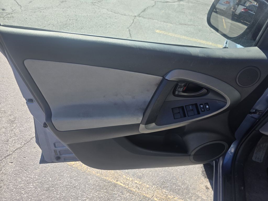 2011 Toyota Rav4 Image 6