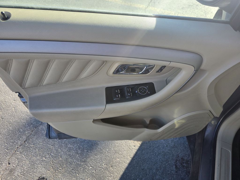 2013 Ford Taurus Image 6