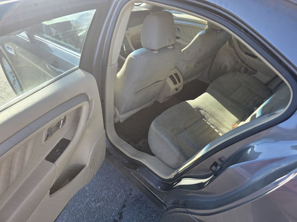 2013 Ford Taurus Image 7
