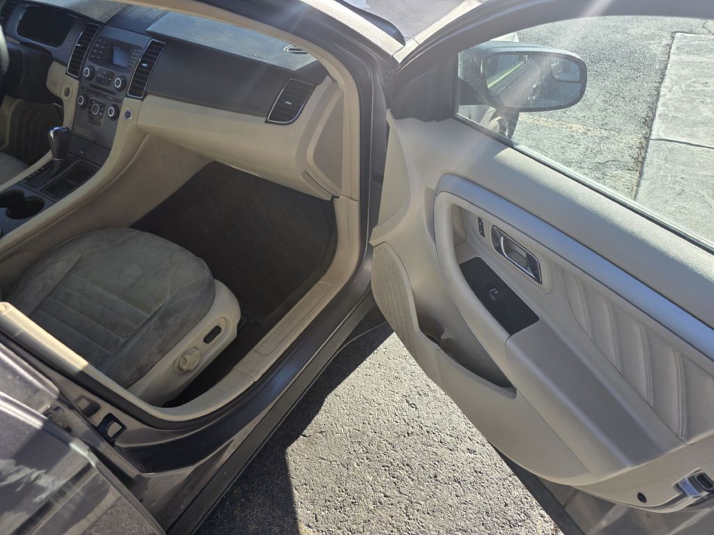 2013 Ford Taurus Image 8