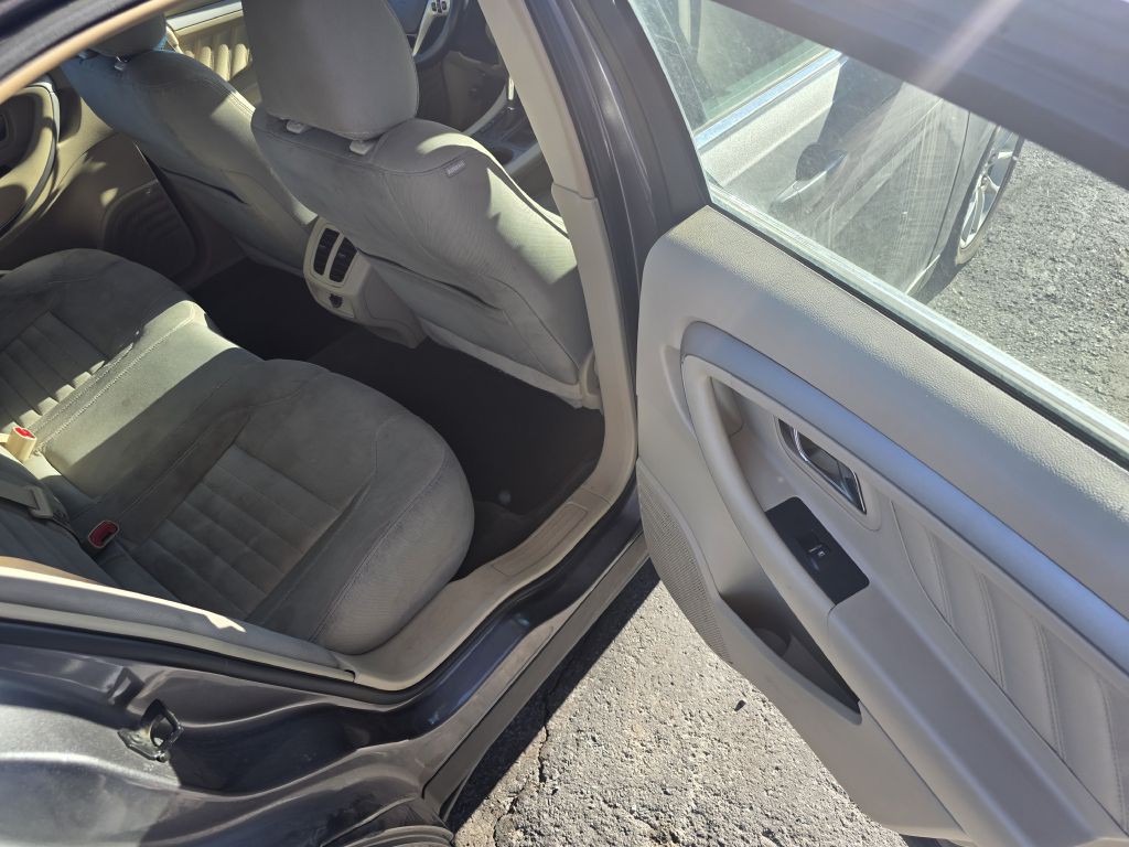 2013 Ford Taurus Image 9