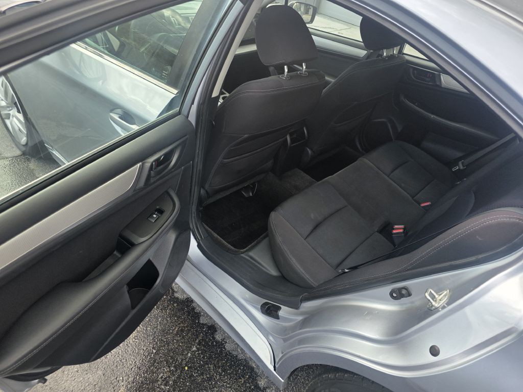 2015 Subaru Legacy Image 7