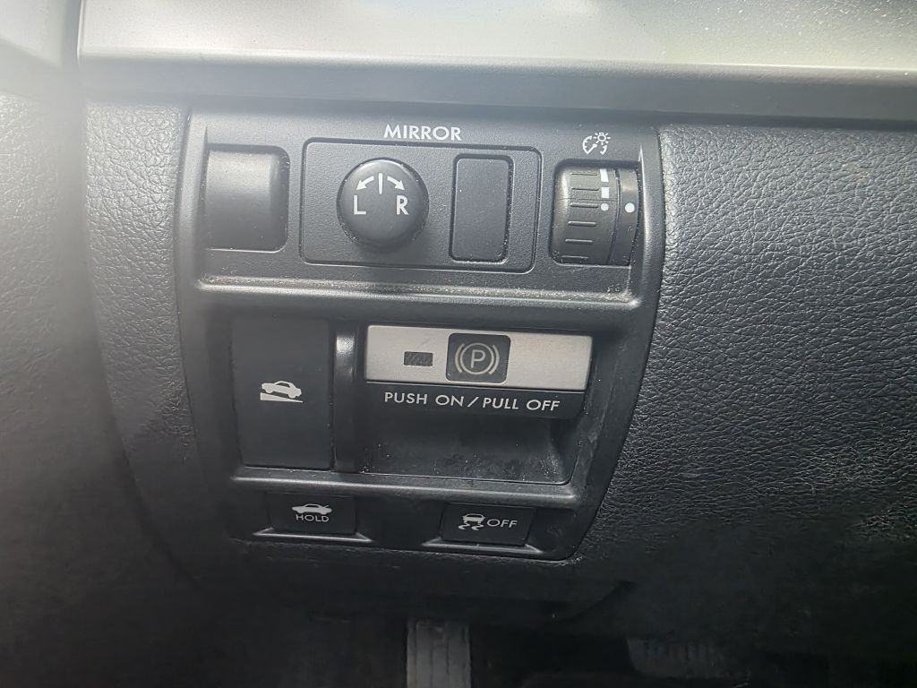 2013 Subaru Legacy Image 12