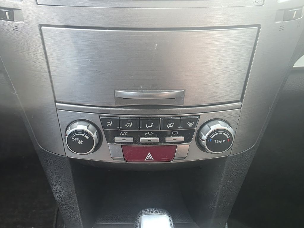 2013 Subaru Legacy Image 14