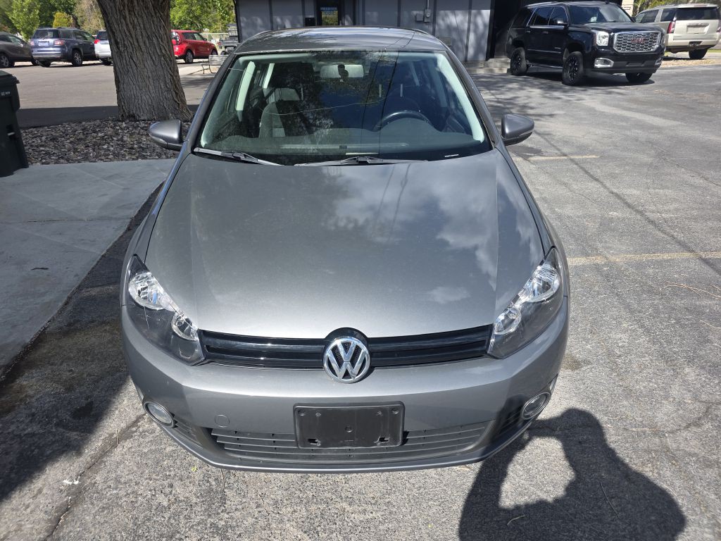 2014 Volkswagen Golf Image 2