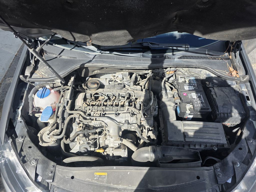 2014 Volkswagen Golf Image 5