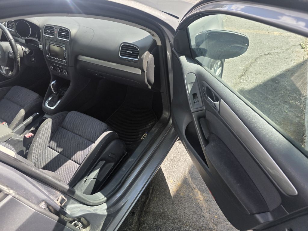2014 Volkswagen Golf Image 10