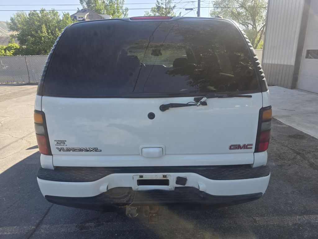 2004 GMC Yukon Image 4