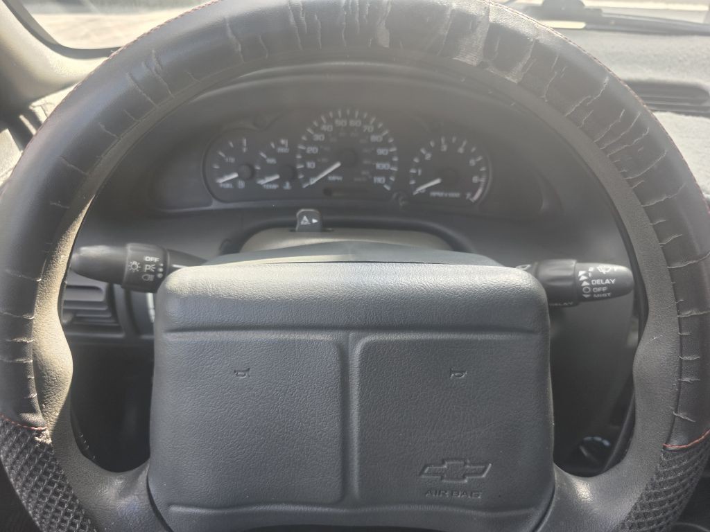 2002 Chevrolet Cavalier Image 11