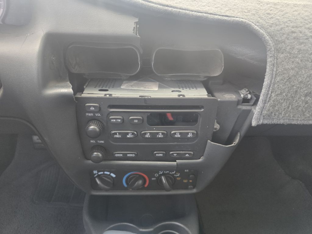 2002 Chevrolet Cavalier Image 12