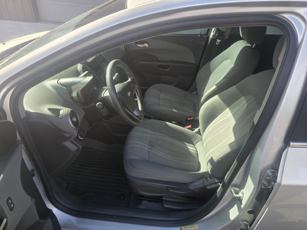 2014 Chevrolet Sonic Image 5