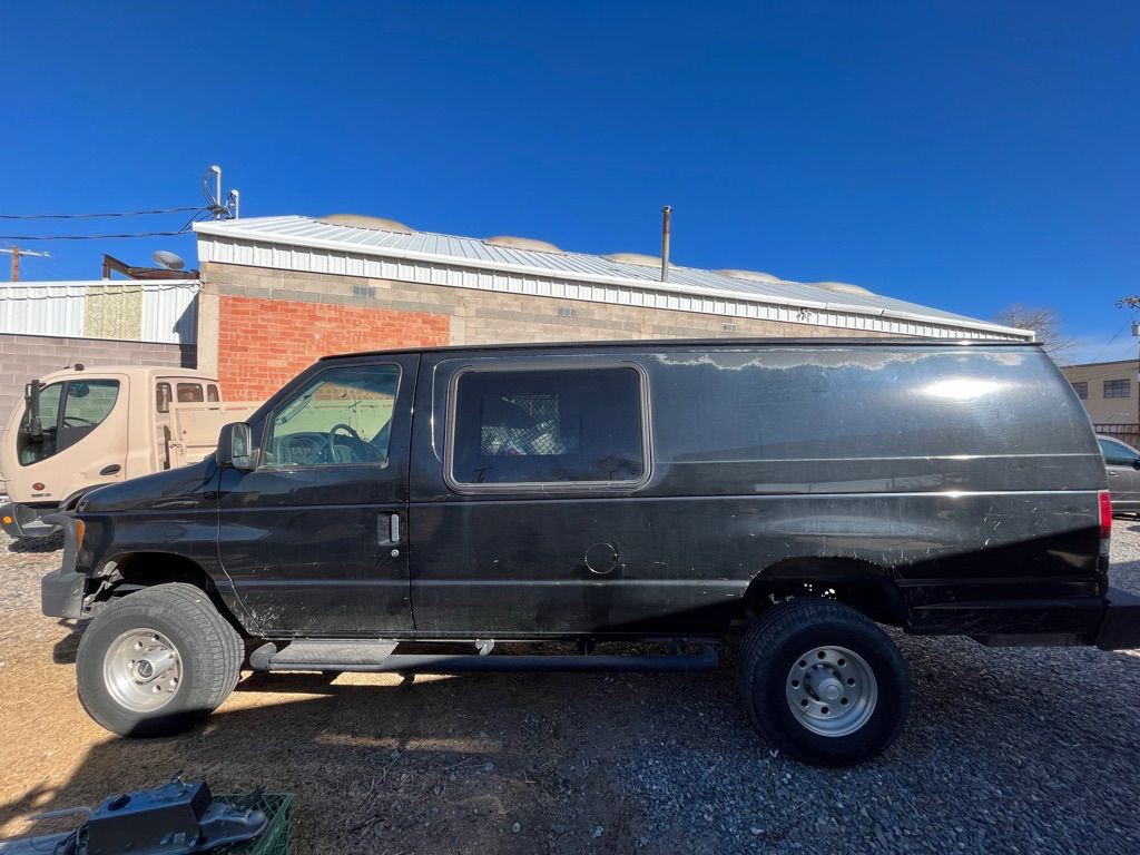 2004 Ford E-Series Image 5